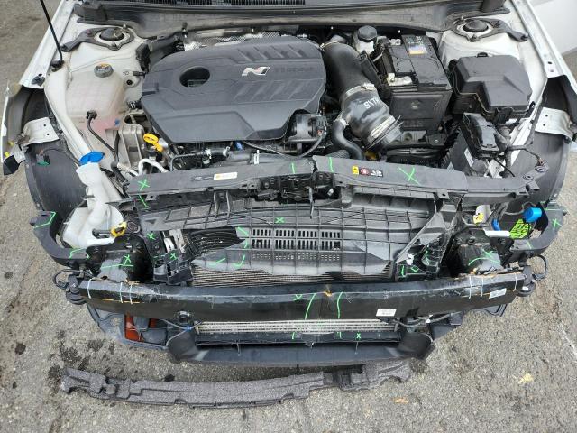 Фото 11 - HYUNDAI ELANTRA