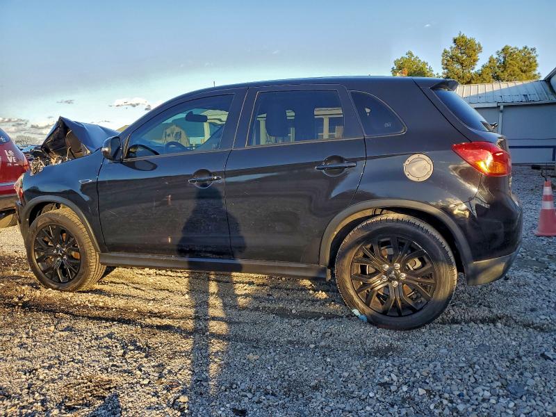 Фото 2 - MITSUBISHI OUTLANDER