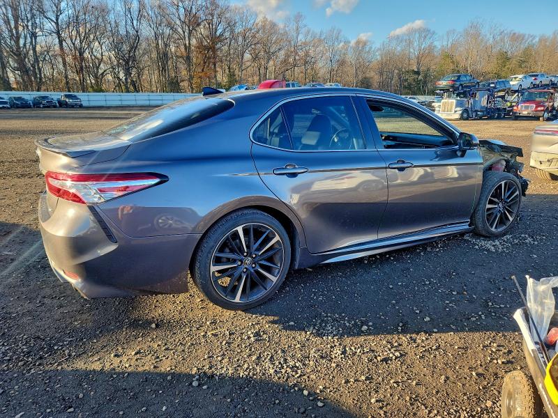 Фото 3 - TOYOTA CAMRY