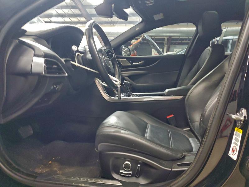 Фото 7 - JAGUAR XE