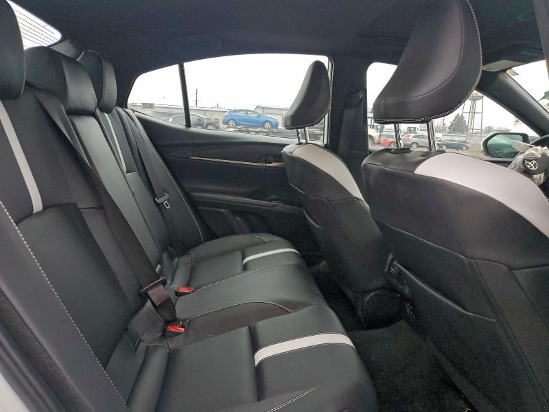 Фото 10 - TOYOTA CAMRY