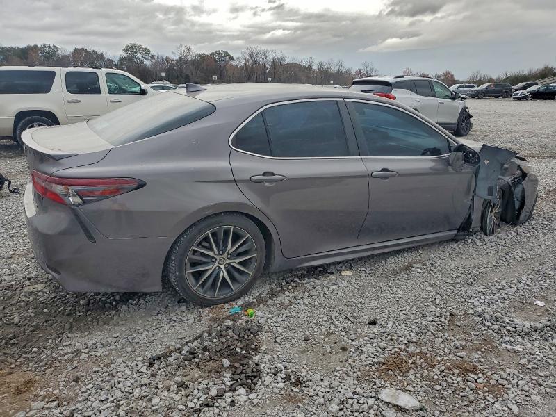 Фото 3 - TOYOTA CAMRY