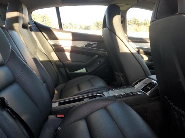 Фото 10 - PORSCHE PANAMERA