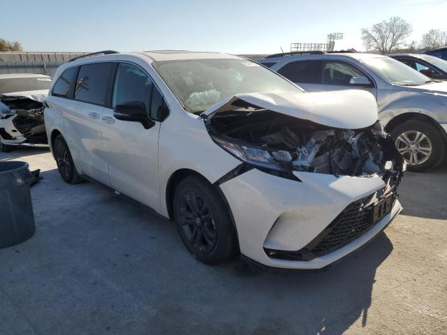 Фото 4 - TOYOTA SIENNA