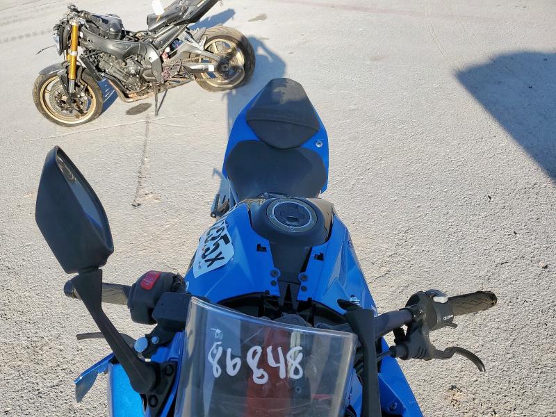 SUZUKI GSX800 F 2024