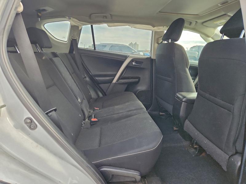 Фото 11 - TOYOTA RAV4