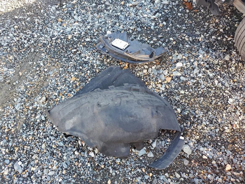 Фото 13 - FORD EXPLORER