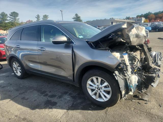 Фото 4 - KIA SORENTO