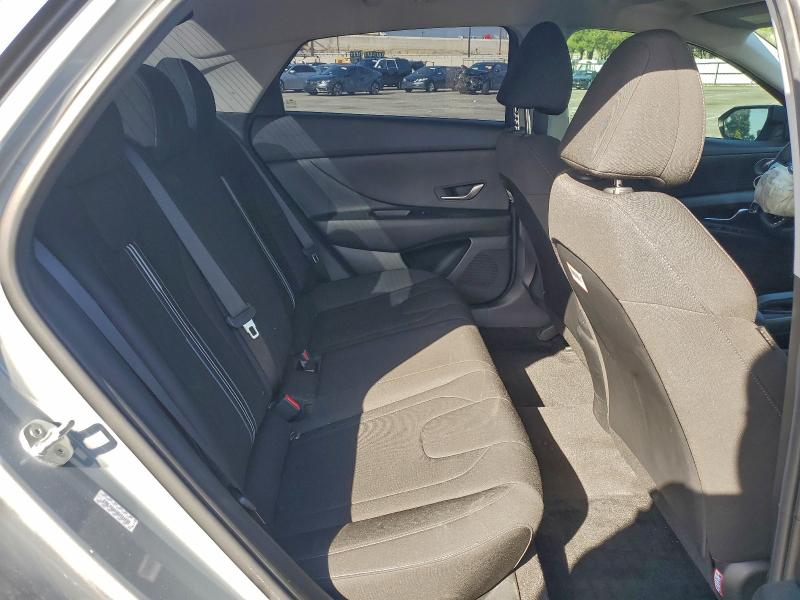 Фото 10 - HYUNDAI ELANTRA