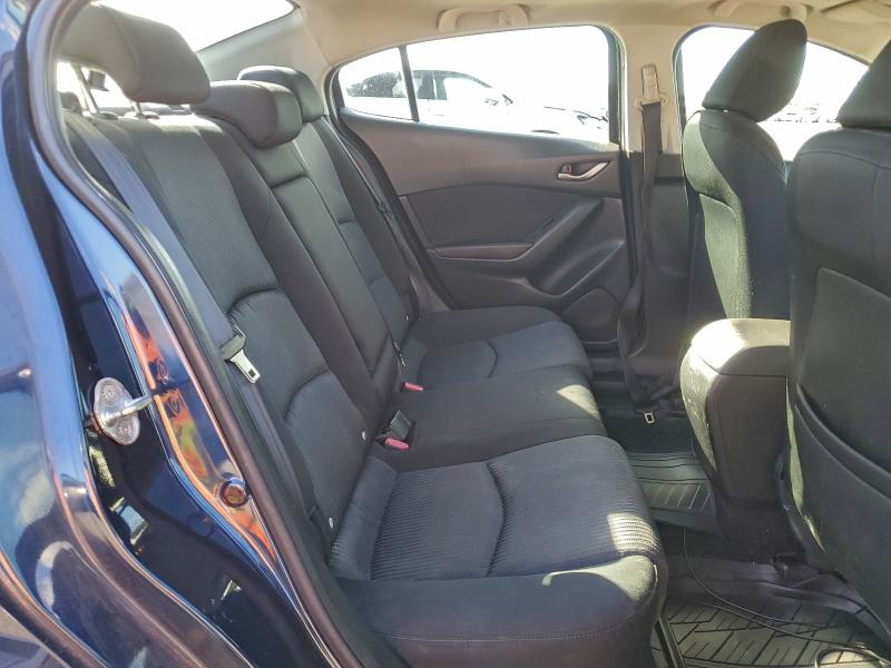 Фото 10 - MAZDA 3