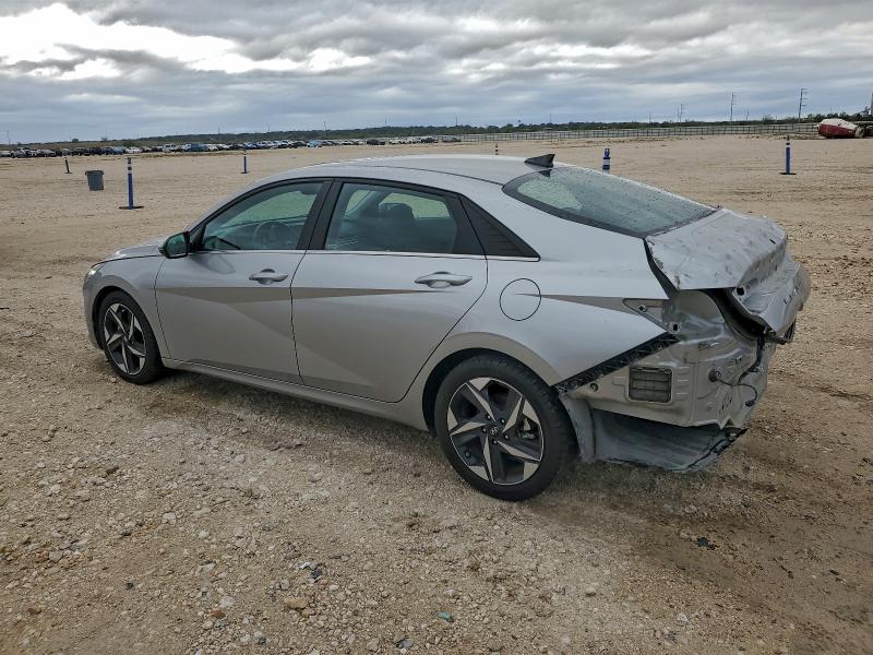 Фото 2 - HYUNDAI ELANTRA