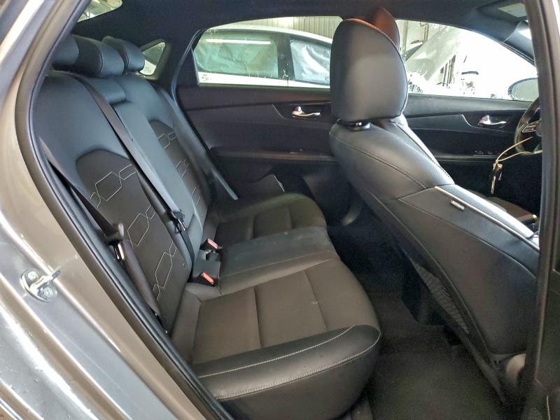 Фото 10 - KIA FORTE