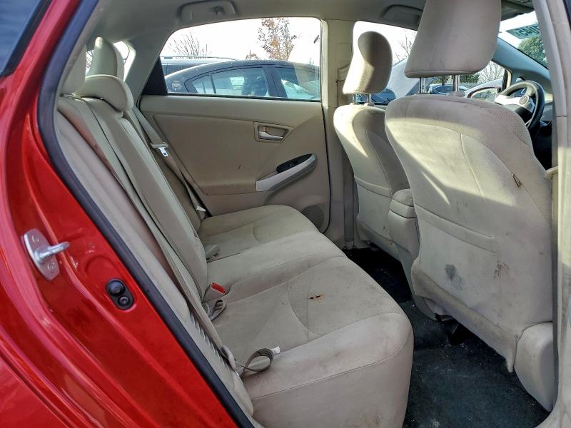 Фото 10 - TOYOTA PRIUS