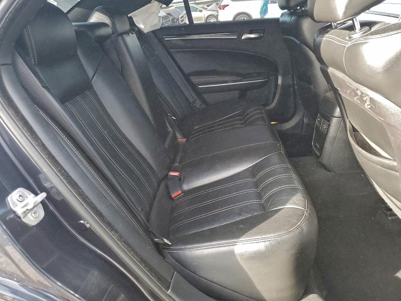 Фото 10 - CHRYSLER 300