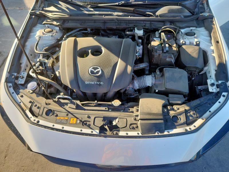 Фото 11 - MAZDA 3