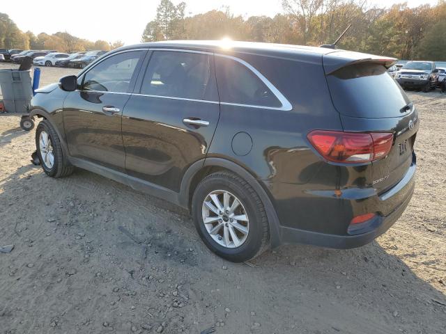 Фото 2 - KIA SORENTO
