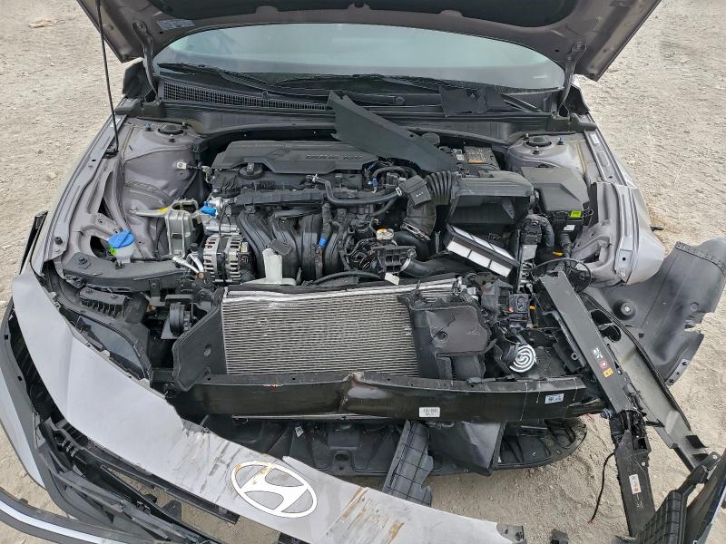 Фото 11 - HYUNDAI ELANTRA