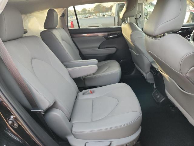 Фото 11 - TOYOTA HIGHLANDER