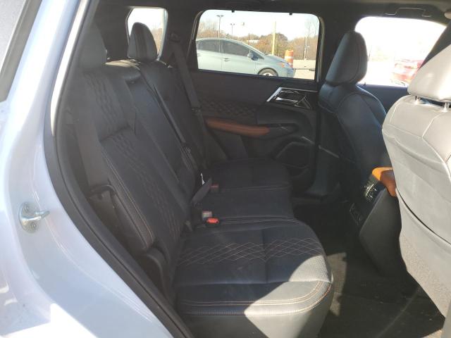 Фото 10 - MITSUBISHI OUTLANDER