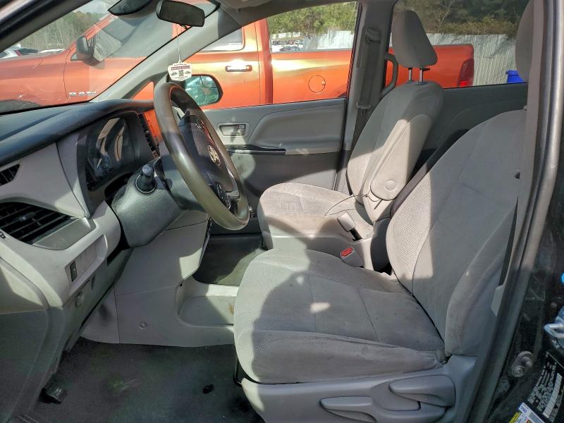 Фото 7 - TOYOTA SIENNA