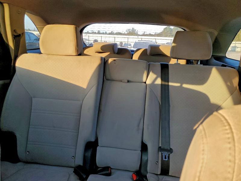 Фото 10 - KIA SORENTO