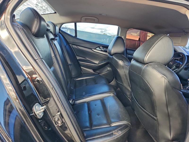 Фото 10 - NISSAN MAXIMA