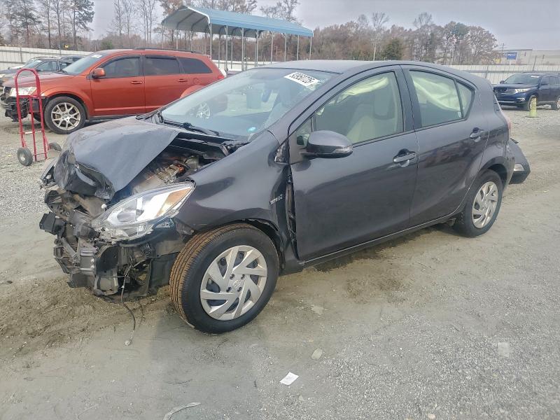 Фото 1 - TOYOTA PRIUS