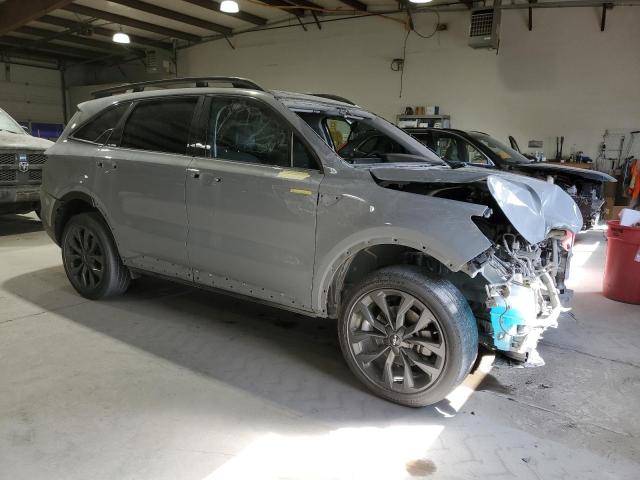 Фото 4 - KIA SORENTO