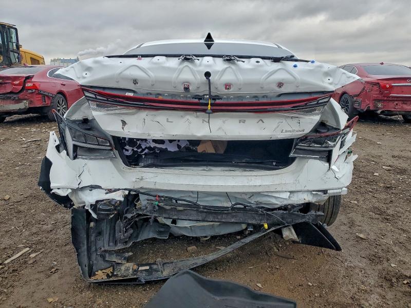 Фото 6 - HYUNDAI ELANTRA