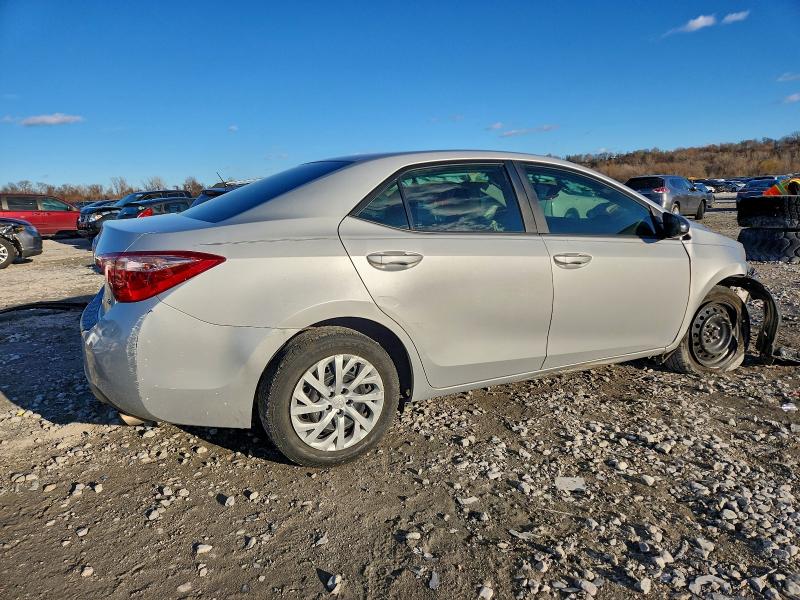 Фото 3 - TOYOTA COROLLA