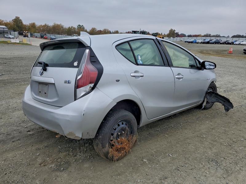 Фото 3 - TOYOTA PRIUS