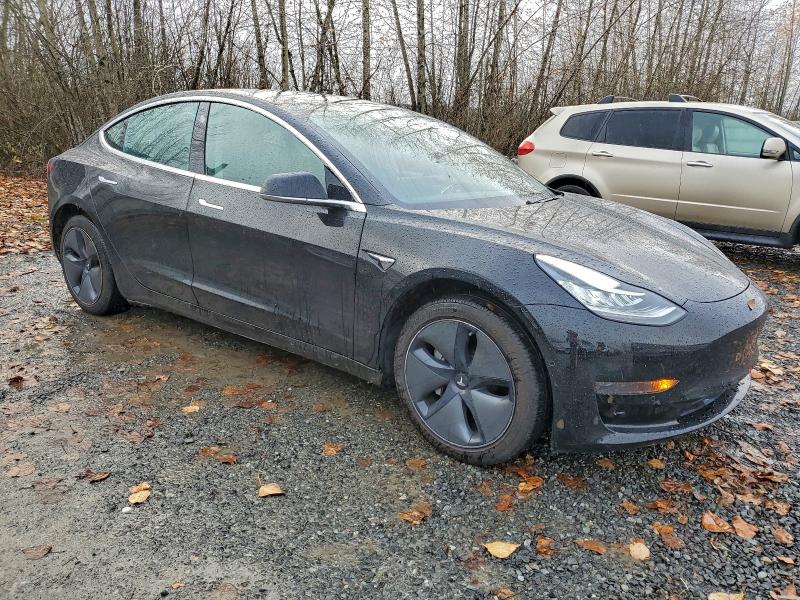 Фото 4 - TESLA MODEL 3