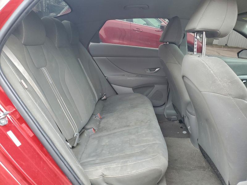 Фото 10 - HYUNDAI ELANTRA