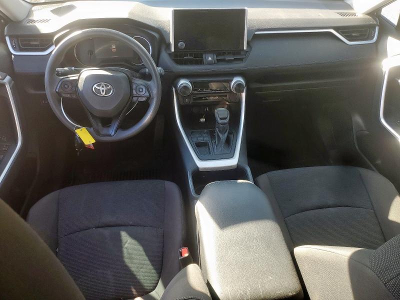 Фото 8 - TOYOTA RAV4