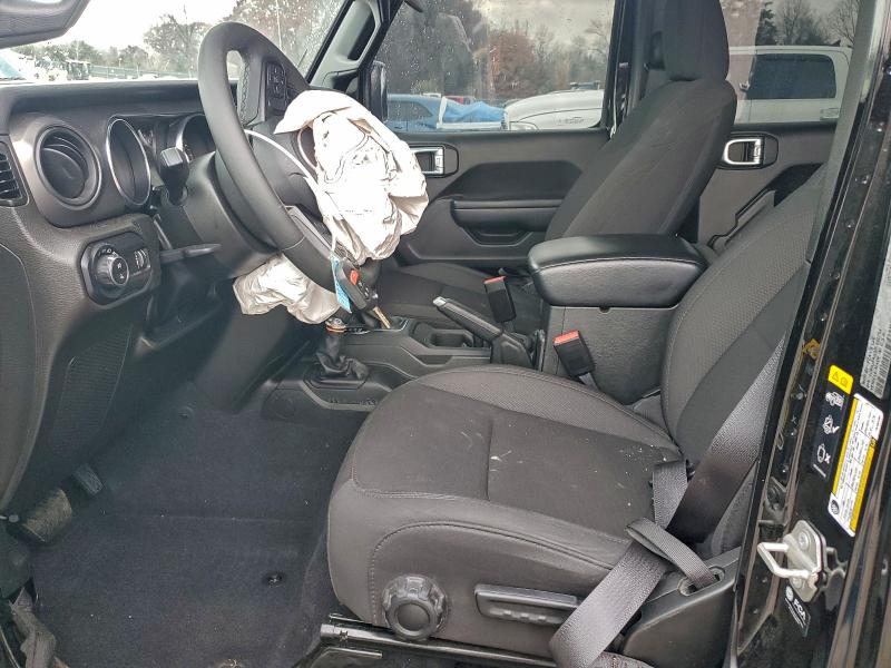 Фото 7 - JEEP GLADIATOR