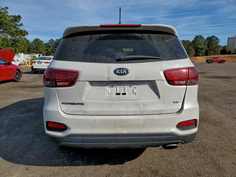 Фото 6 - KIA SORENTO