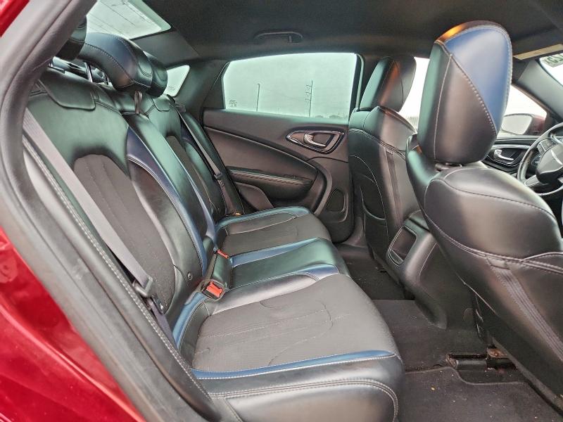 Фото 10 - CHRYSLER 200