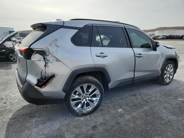 Фото 3 - TOYOTA RAV4