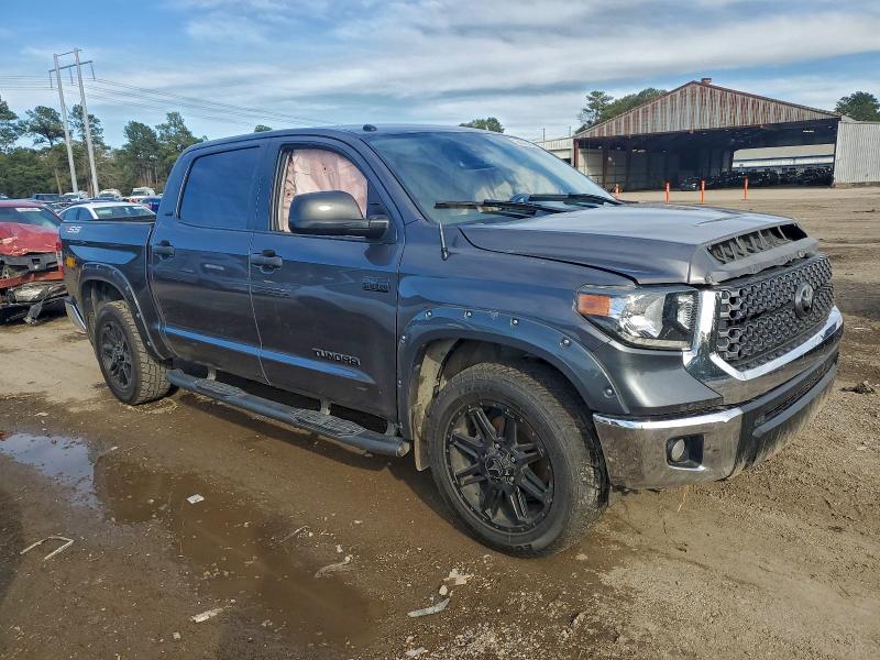 Фото 4 - TOYOTA TUNDRA