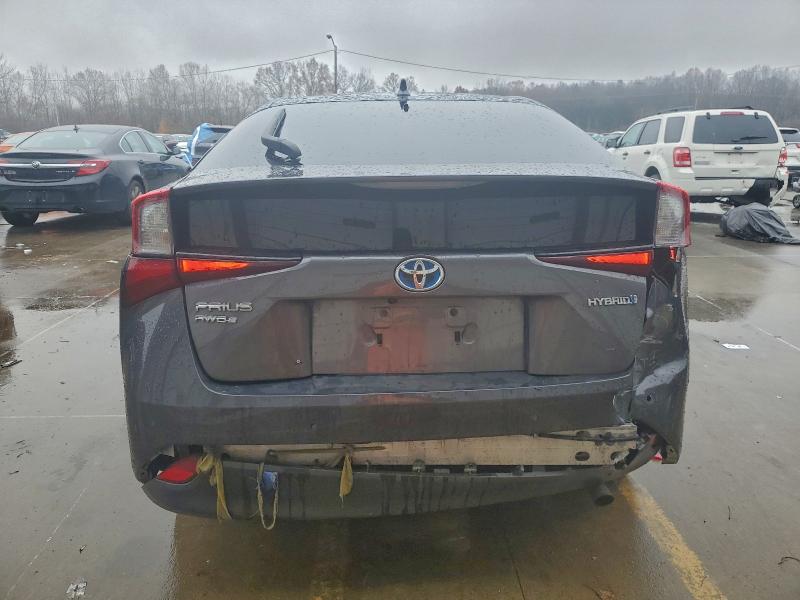 Фото 6 - TOYOTA PRIUS