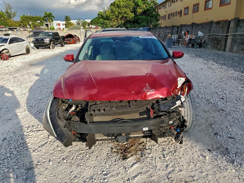 Фото 5 - HYUNDAI ELANTRA