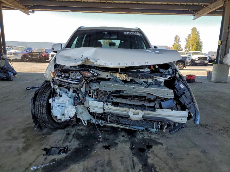 Фото 5 - MITSUBISHI OUTLANDER