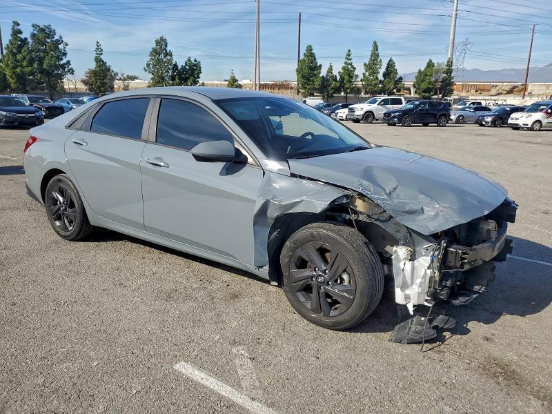 Фото 4 - HYUNDAI ELANTRA