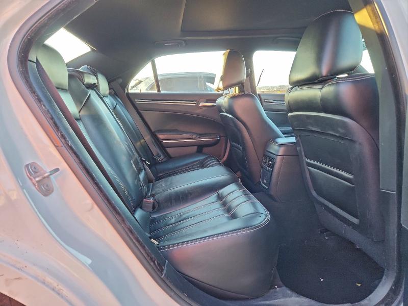 Фото 10 - CHRYSLER 300