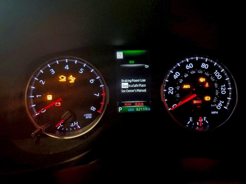 Фото 9 - TOYOTA RAV4