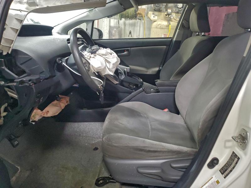 Фото 7 - TOYOTA PRIUS