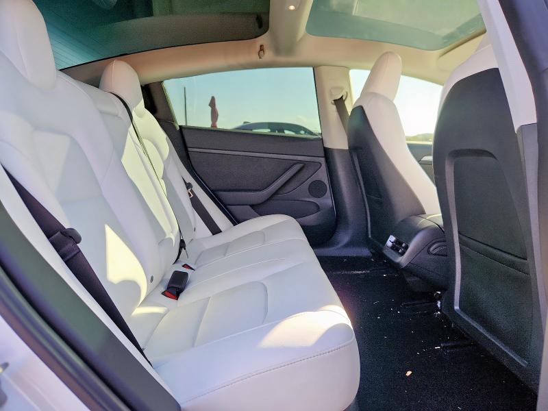 Фото 10 - TESLA MODEL 3