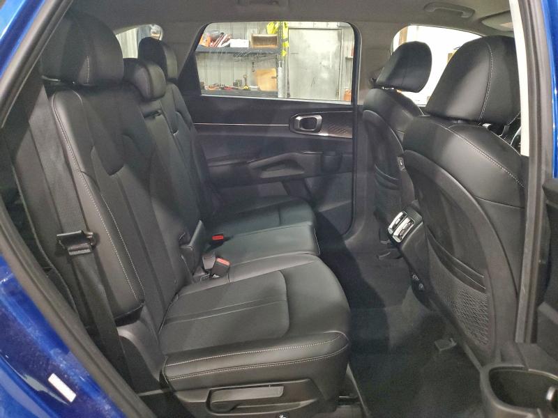 Фото 10 - KIA SORENTO