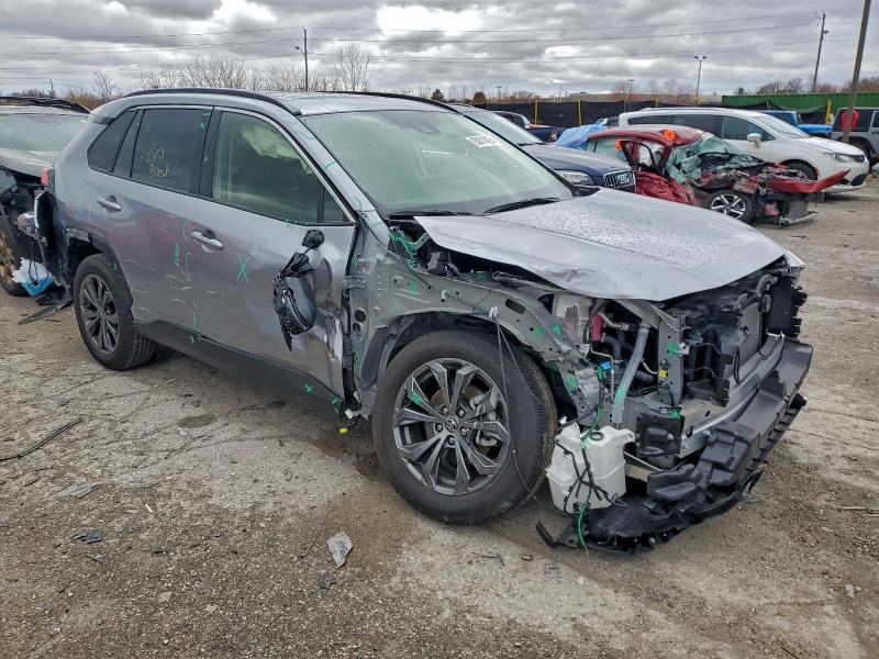 Фото 4 - TOYOTA RAV4