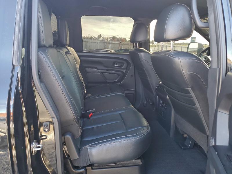 Фото 10 - NISSAN TITAN